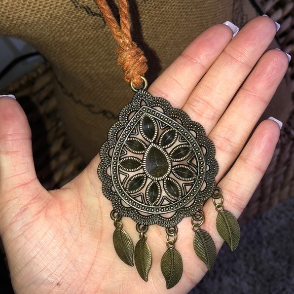Charming Charlie Jewelry - Stunning boho necklace 💕